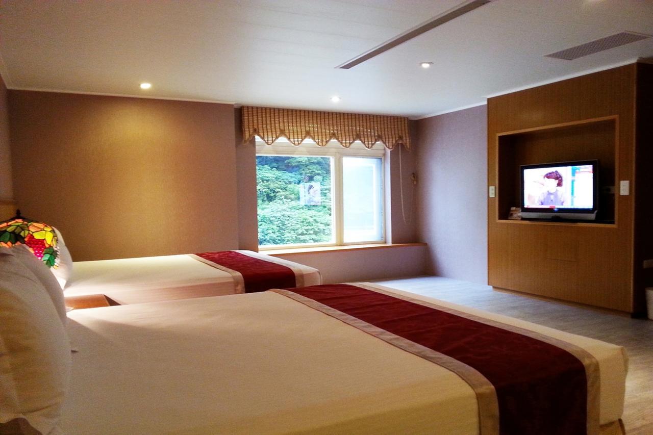 Yufuin Hot Spring Apartment Wulai Exterior foto